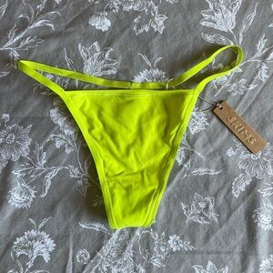 SKIMS Size Sm - T String Thong - Lime